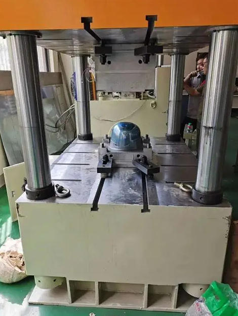 aramid bulletproof helmet forming machine